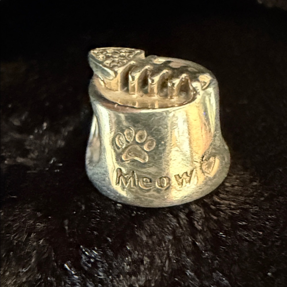Pre-Owned Pandora Silver Cat Food Bowl Charm